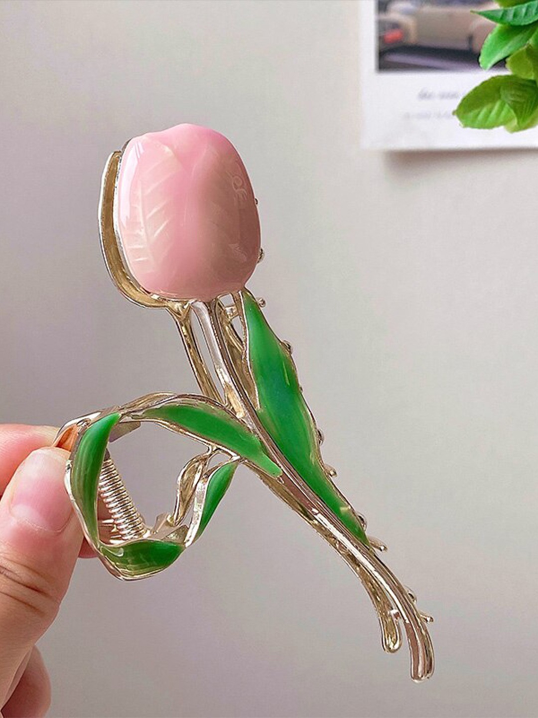 

VAGHBHATT Women Tulip Hair Claw Clip, Green