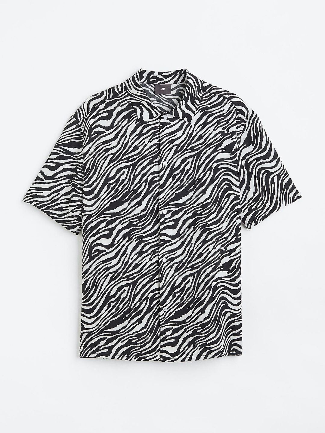 

H&M Men Regular Fit Lyocell Short-Sleeved Shirt, Black