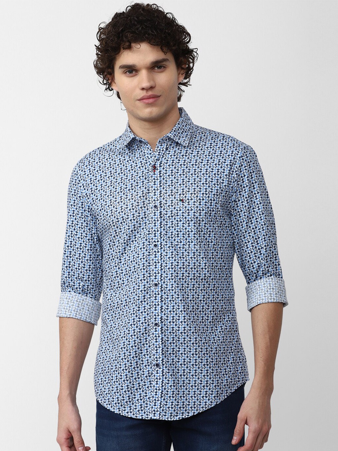 

Peter England Casuals Men Printed Cotton Slim Fit Printed Casual Shirt, Blue