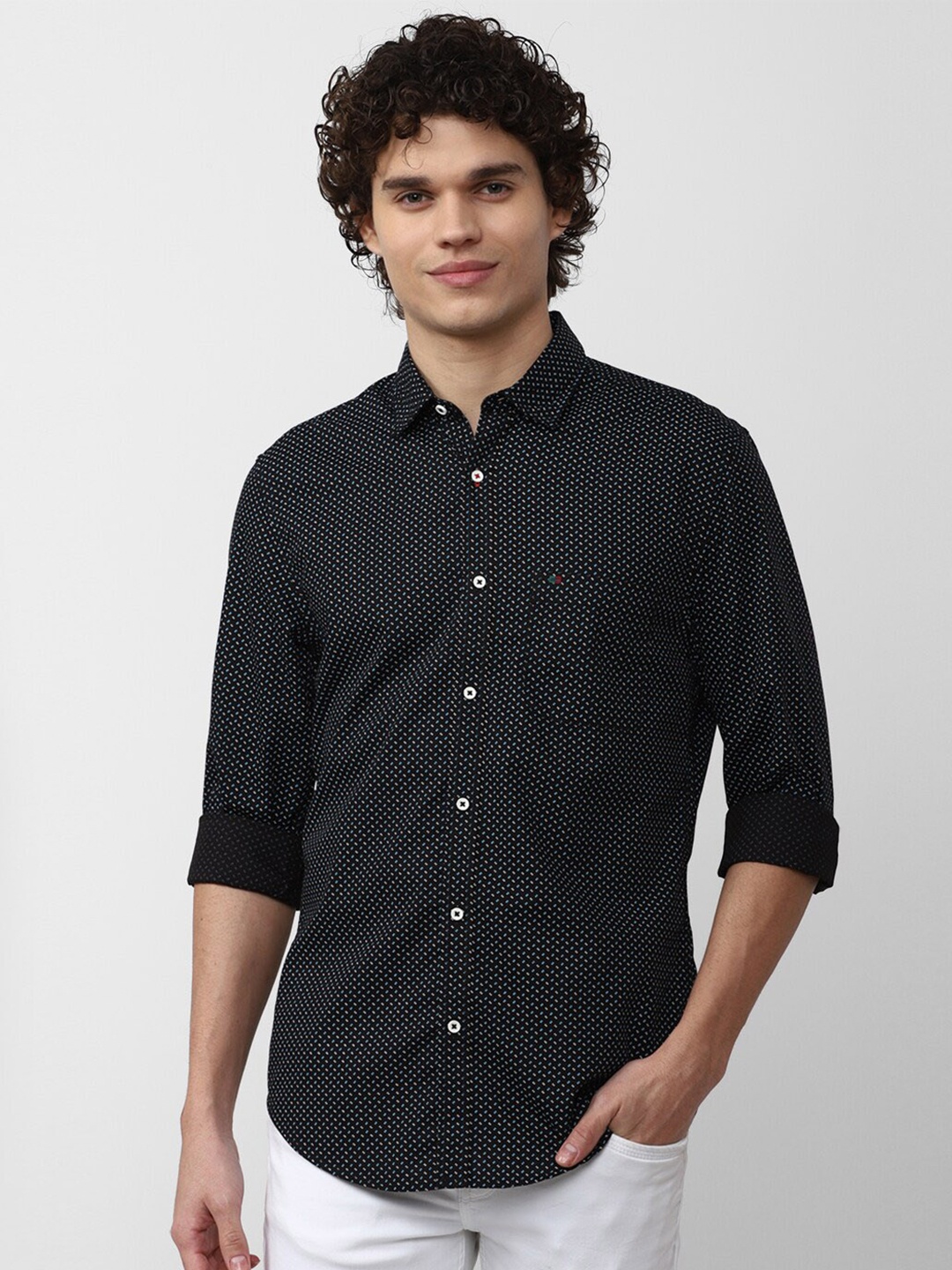 

Peter England Casuals Men Printed Cotton Slim Fit Casual Shirt, Black