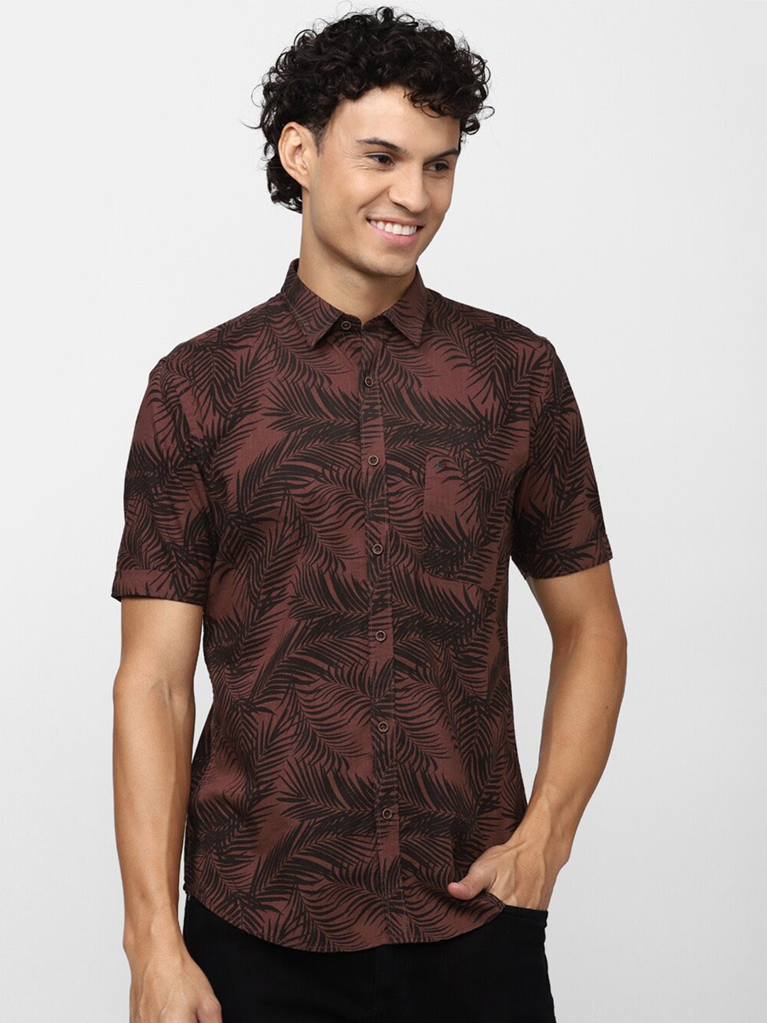 

Peter England Casuals Men Slim Fit Floral Printed Cotton Casual Shirt, Brown
