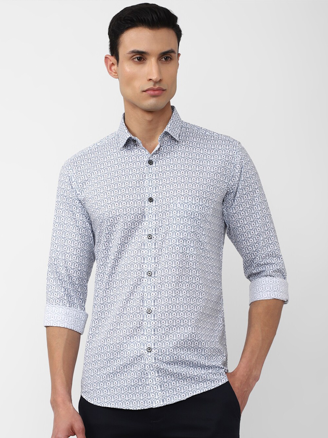 

V Dot Men Slim Fit Printed Pure Cotton Casual Shirt, Blue