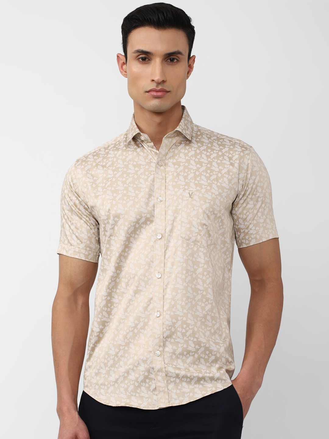 

V Dot Men Slim Fit Printed Pure Cotton Casual Shirt, Beige