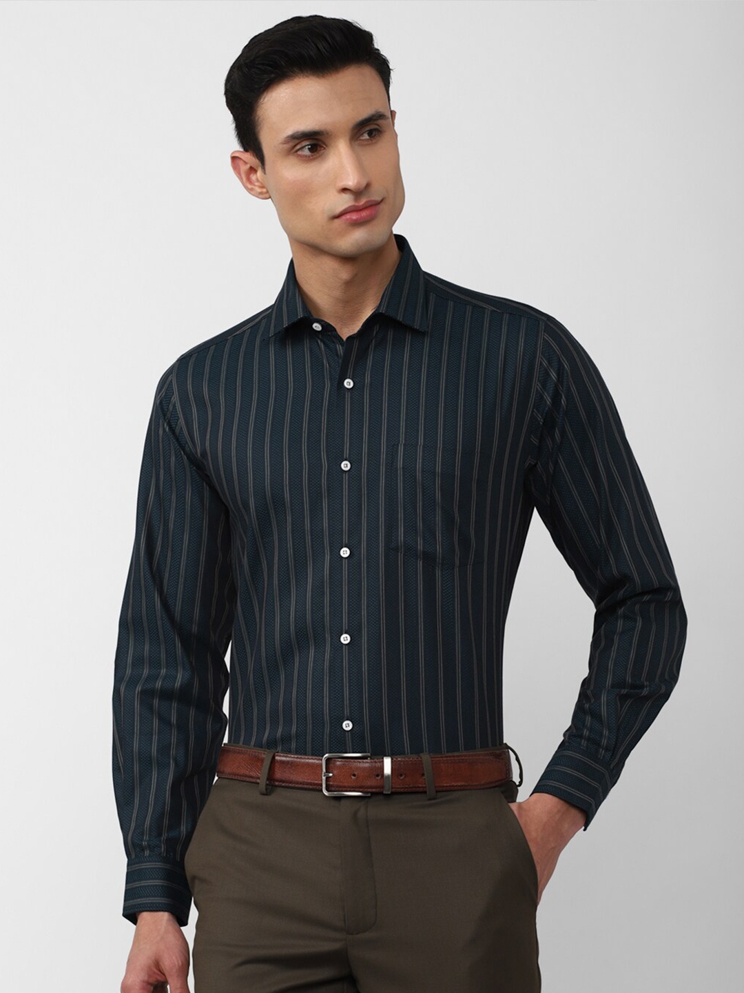 

Van Heusen Men Striped Pure Cotton Formal Shirt, Navy blue