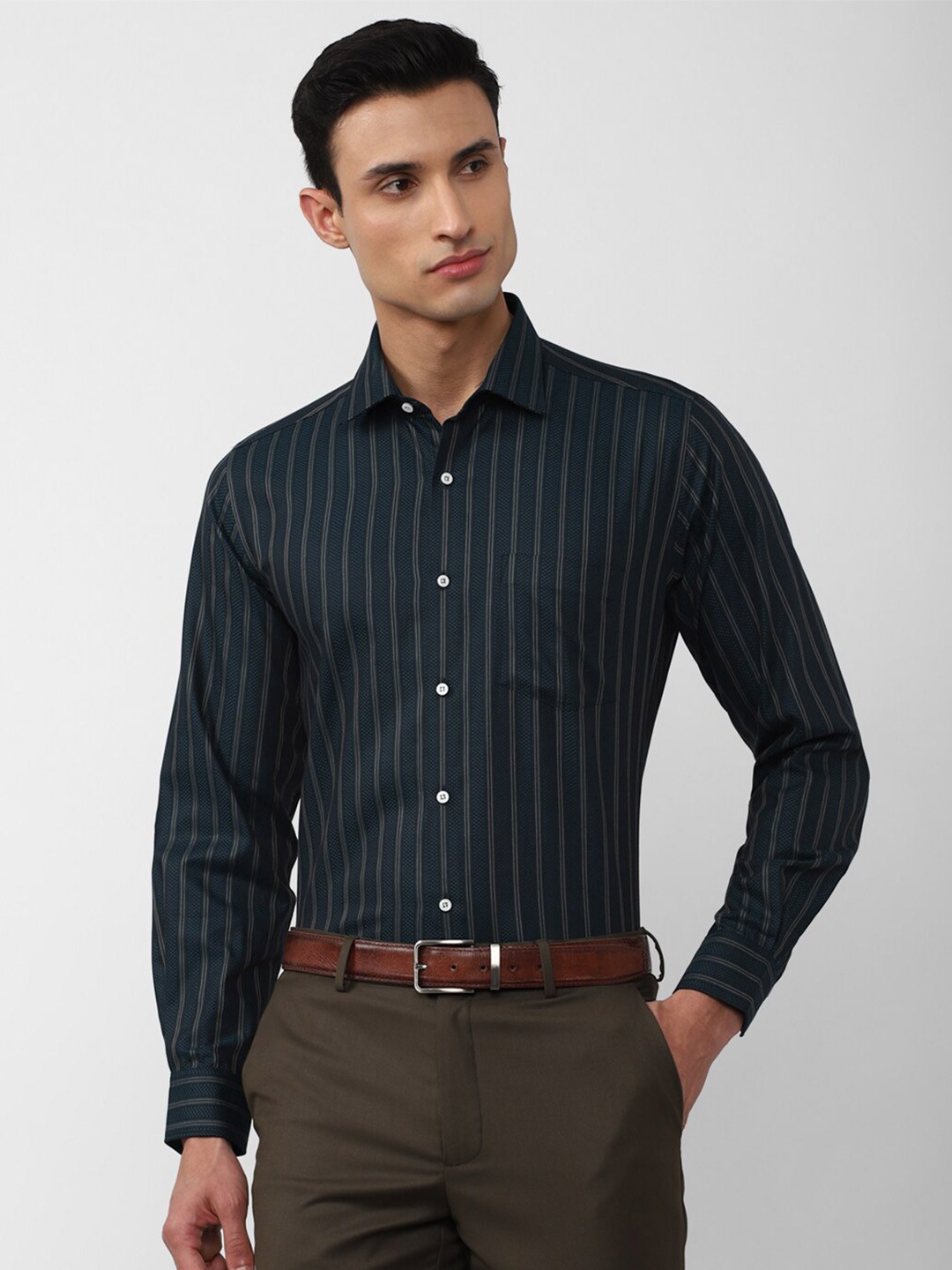 

Van Heusen Men Striped Pure Cotton Formal Shirt, Navy blue