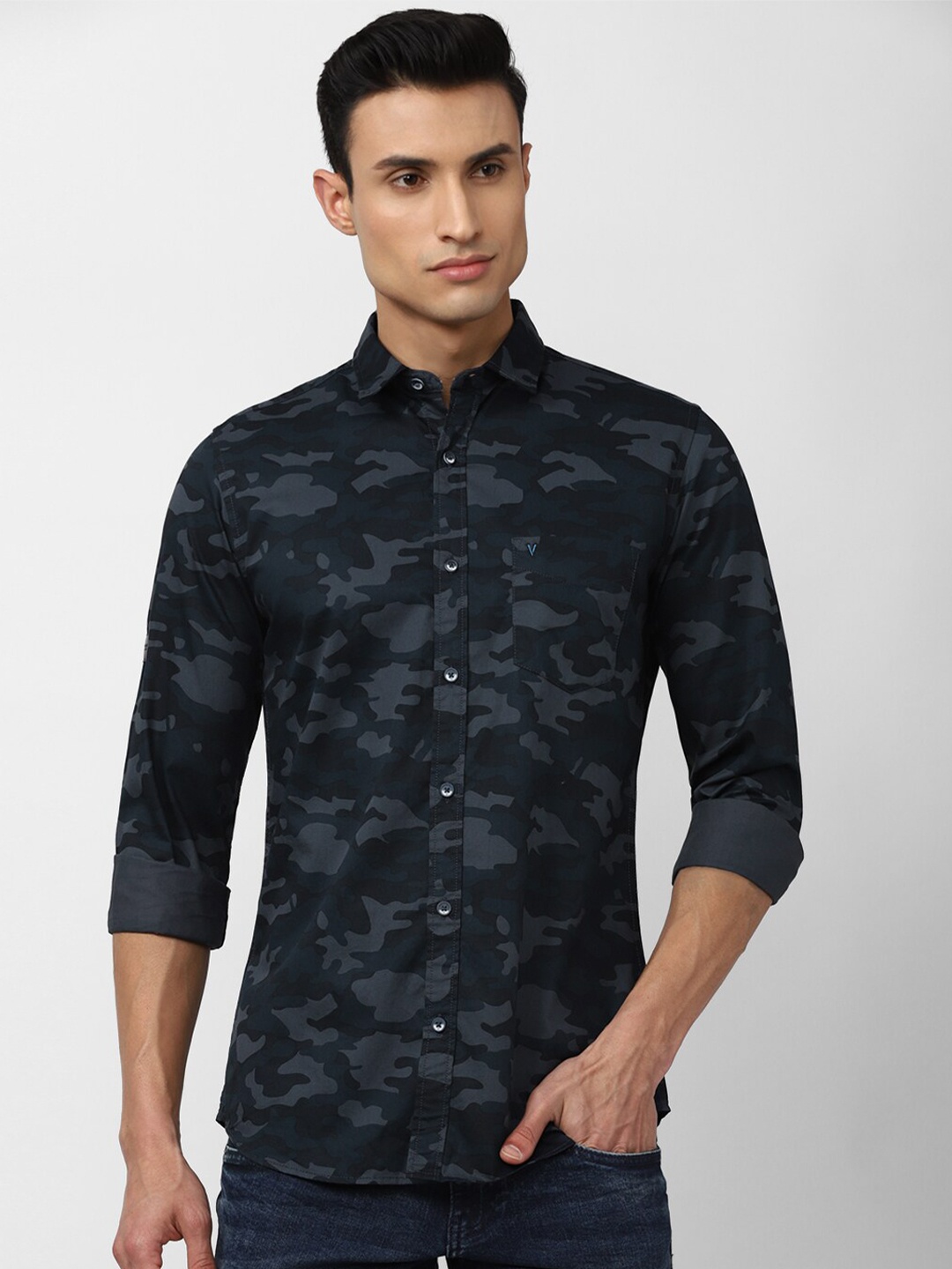 

VAN HEUSEN DENIM LABS Men Slim Fit Printed Cotton Casual Shirt, Navy blue