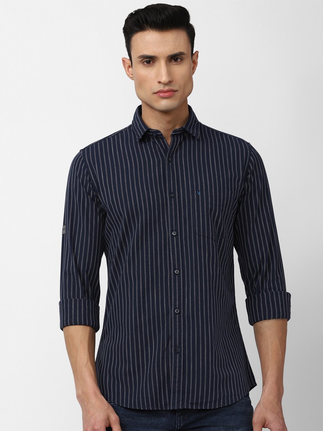 

VAN HEUSEN DENIM LABS Men Slim Fit Striped Pure Cotton Casual Shirt, Navy blue