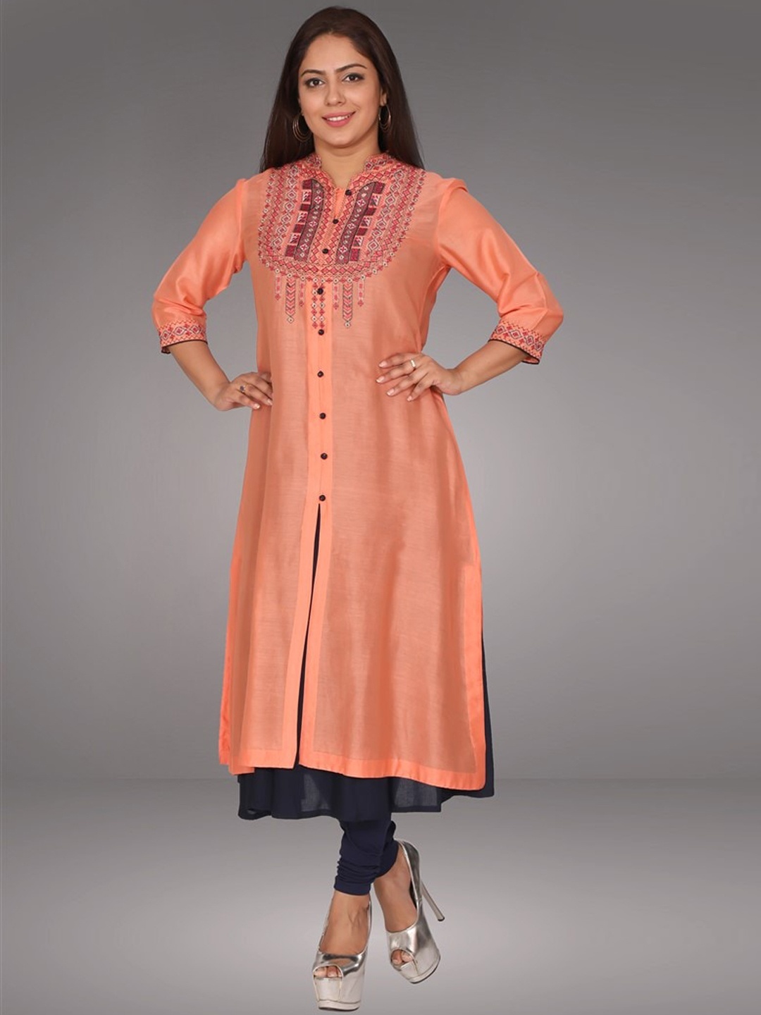 

SUTI Women Thread Work Cotton Kurta, Peach