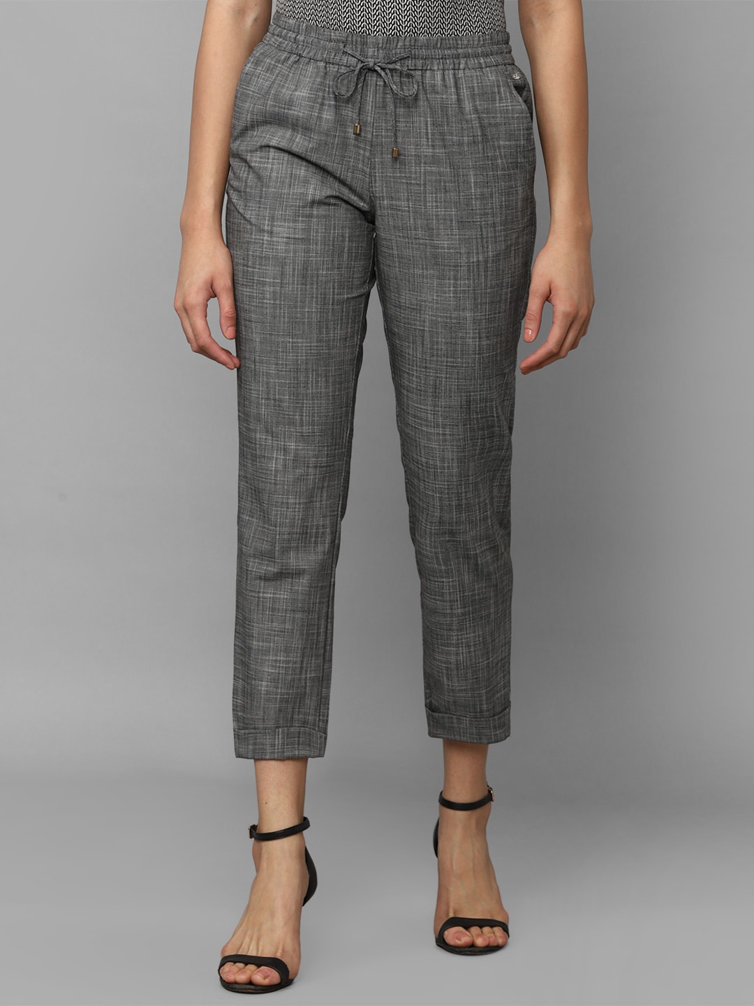 

Allen Solly Woman Women Checked Cropped Trouser, Grey