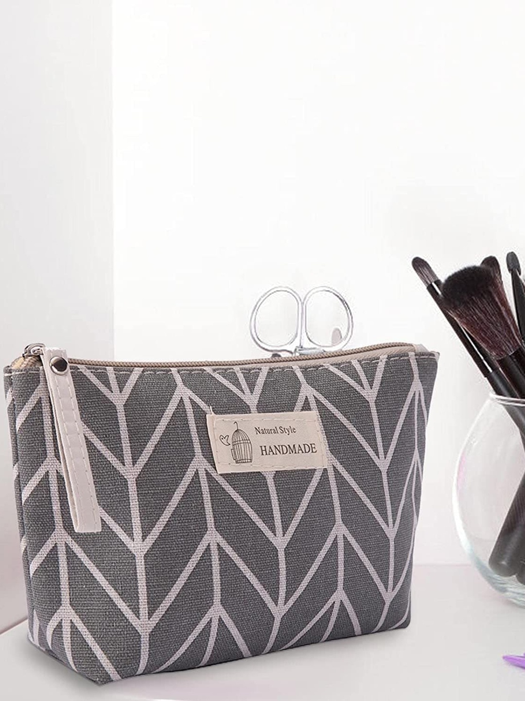

HOUSE OF QUIRK Grey Printed Multi-utility Travel Pouch