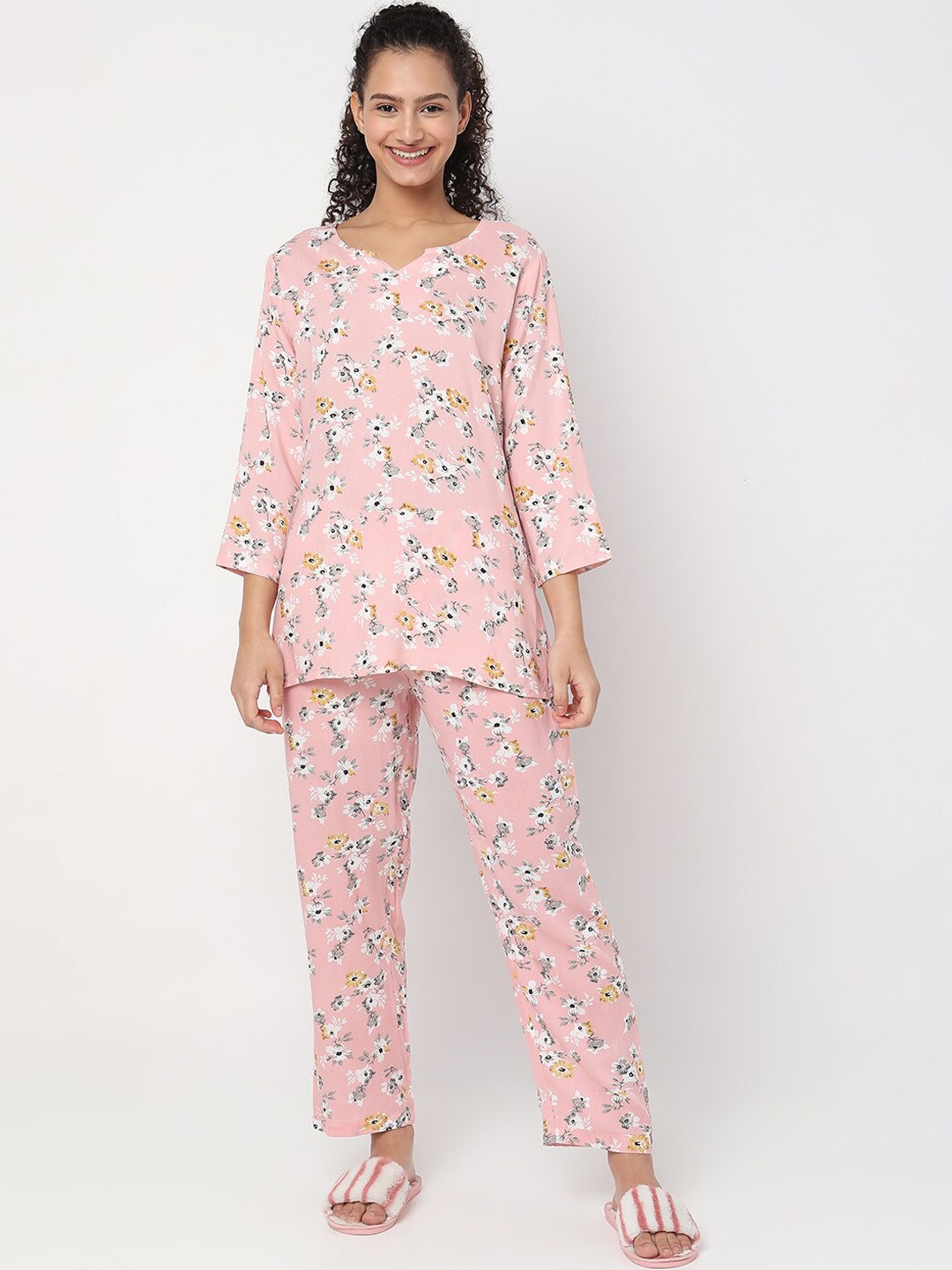 

Smarty Pants Women Floral Printed Pure Cotton Night suit, Pink