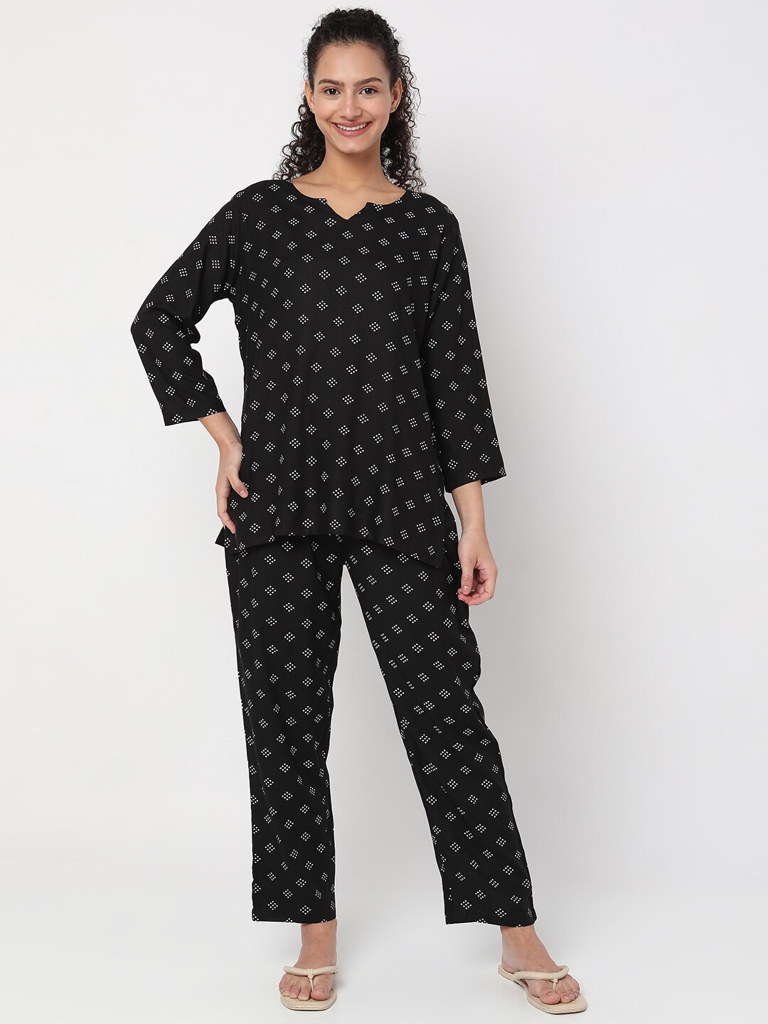 

Smarty Pants Women Printed Pure Cotton Night suit, Black