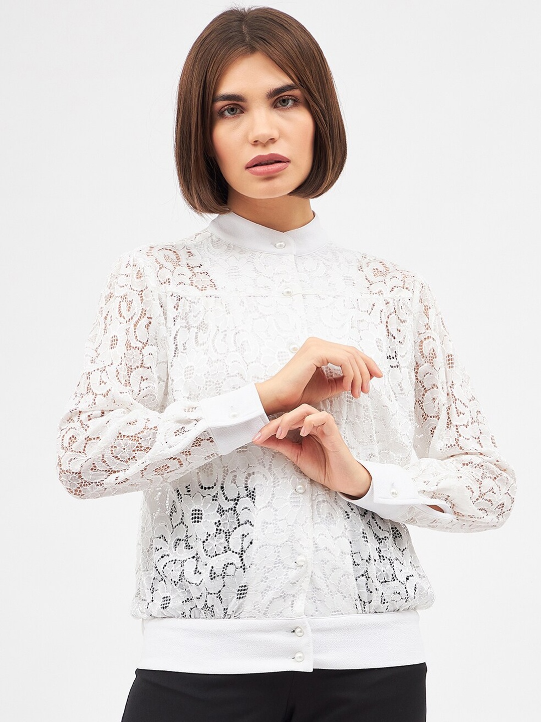 

Kibo Women Floral Embroidered Tailored Jacket, White