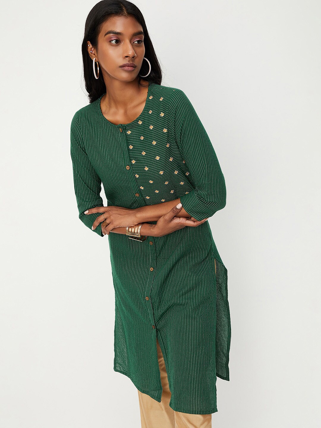 

max Floral Embroidered Thread Work Cotton Kurta, Green