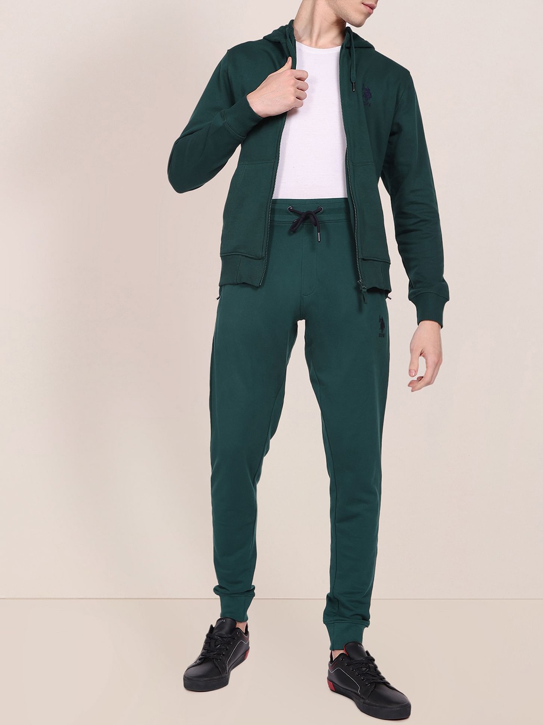 

U.S. Polo Assn. Men Solid Straight-Fit Pure Cotton Joggers, Green