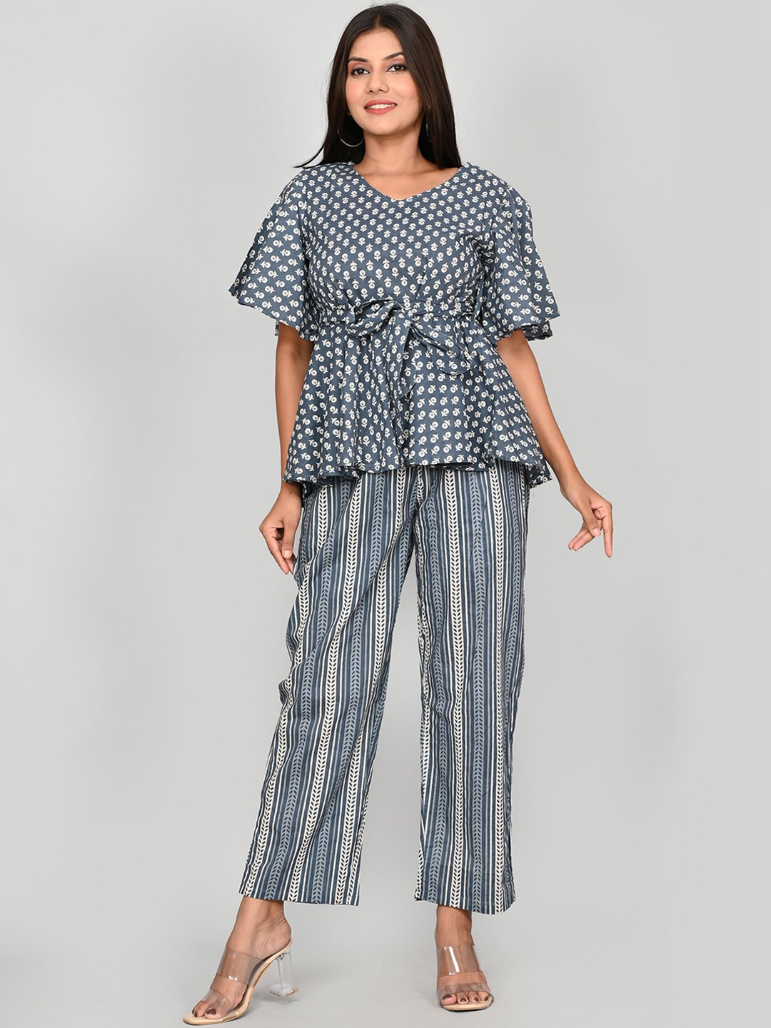 

Kesarya Women Printed Pure Cotton Tunic with Trousers, Grey