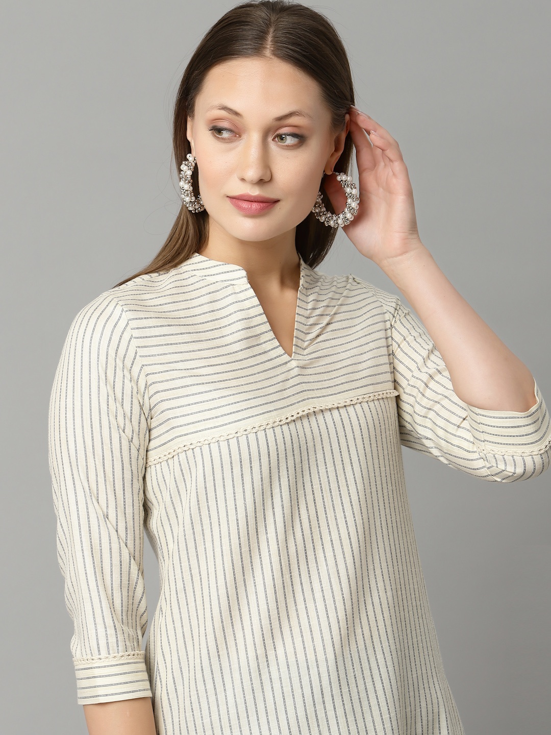 

KALINI Women Striped Kurta With Trousers, Off white