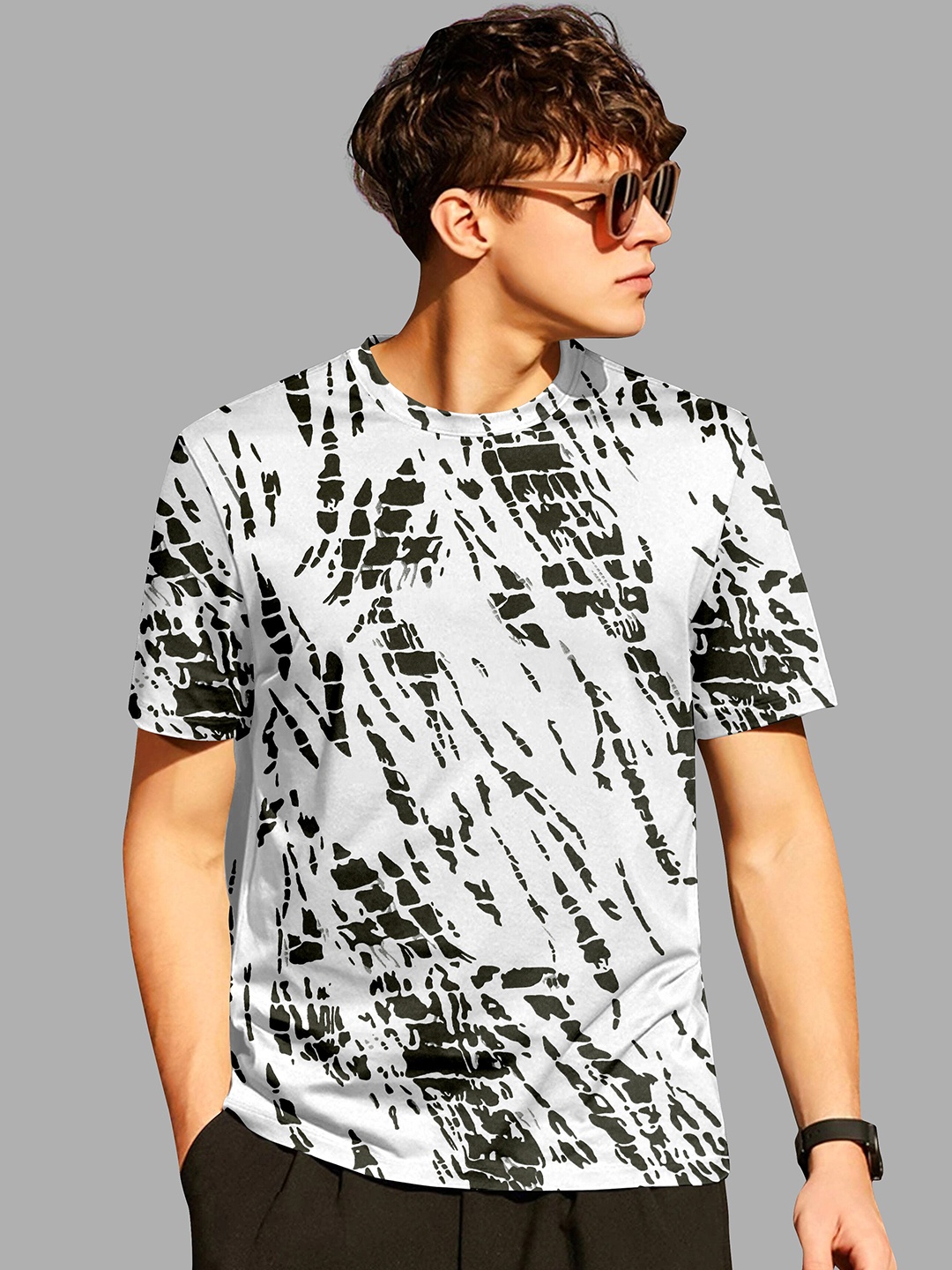 

Fashion FRICKS Men Abstract Printed Loose T-shirt, White
