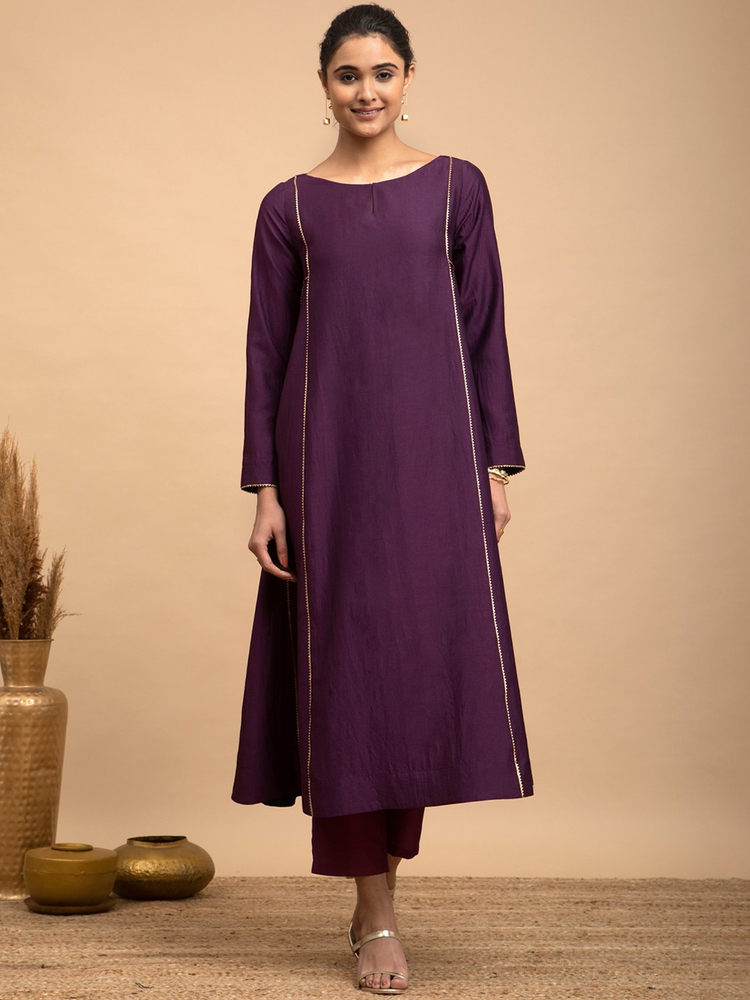 

Pink Fort Women Solid Boat Neck Mukaish Kurta with Trousers, Burgundy