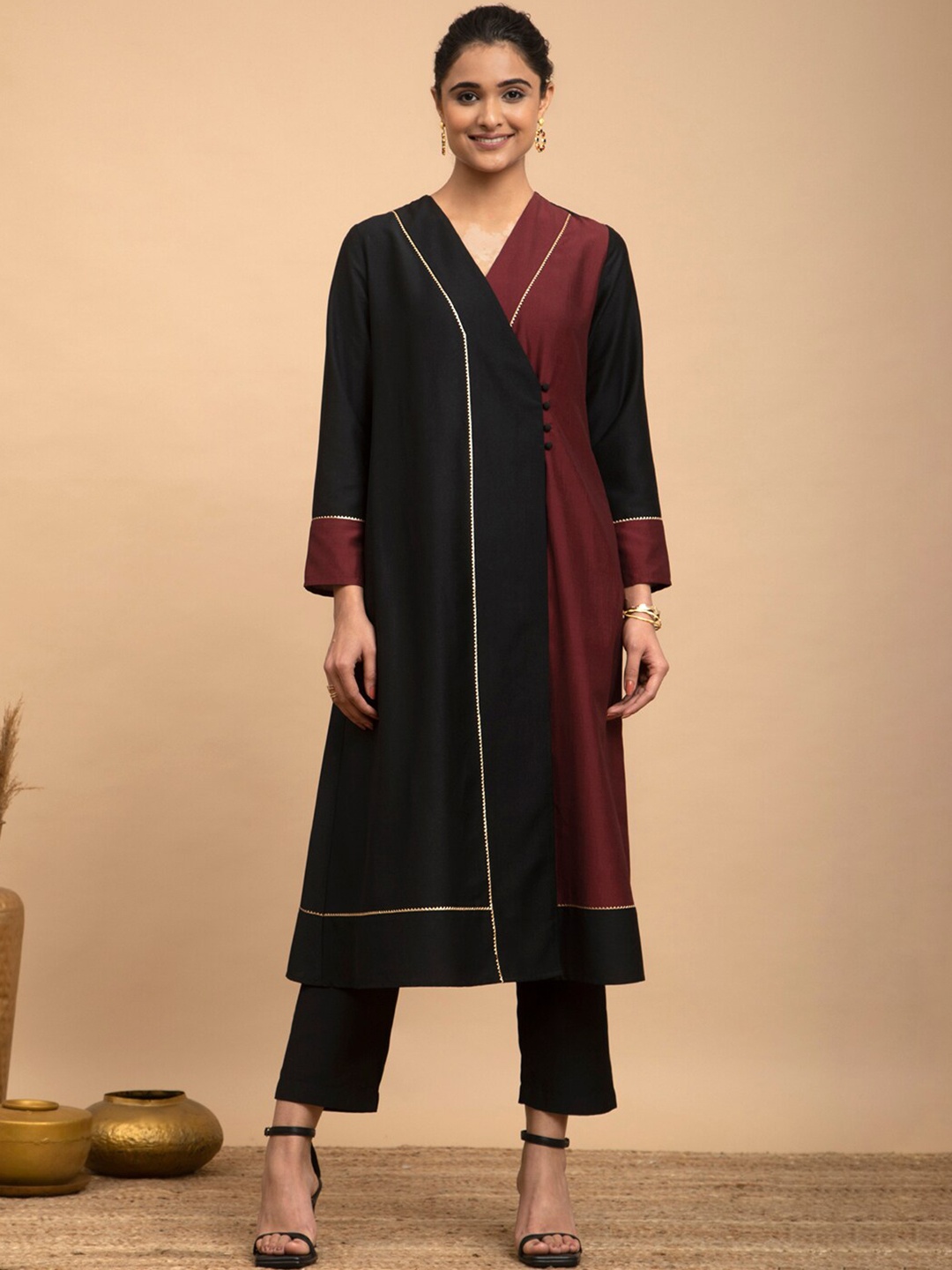 

Pink Fort Women V Neck Mukaish Kurta with Trousers, Black