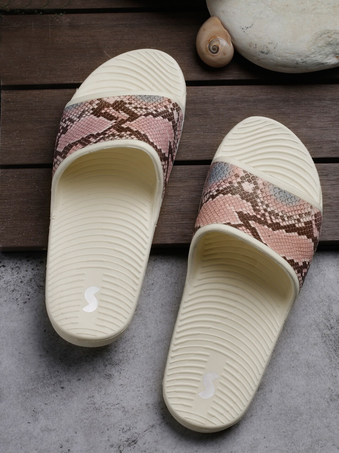 

Solethreads Printed Lightweight Waterproof Everyday Slides, Cream