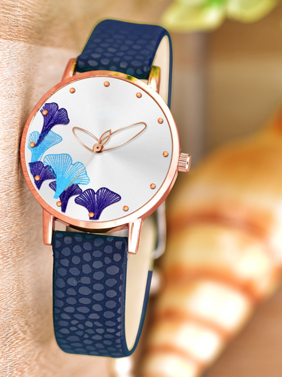 

Wuxi Women Leather Straps Analogue Watch M-871, Blue