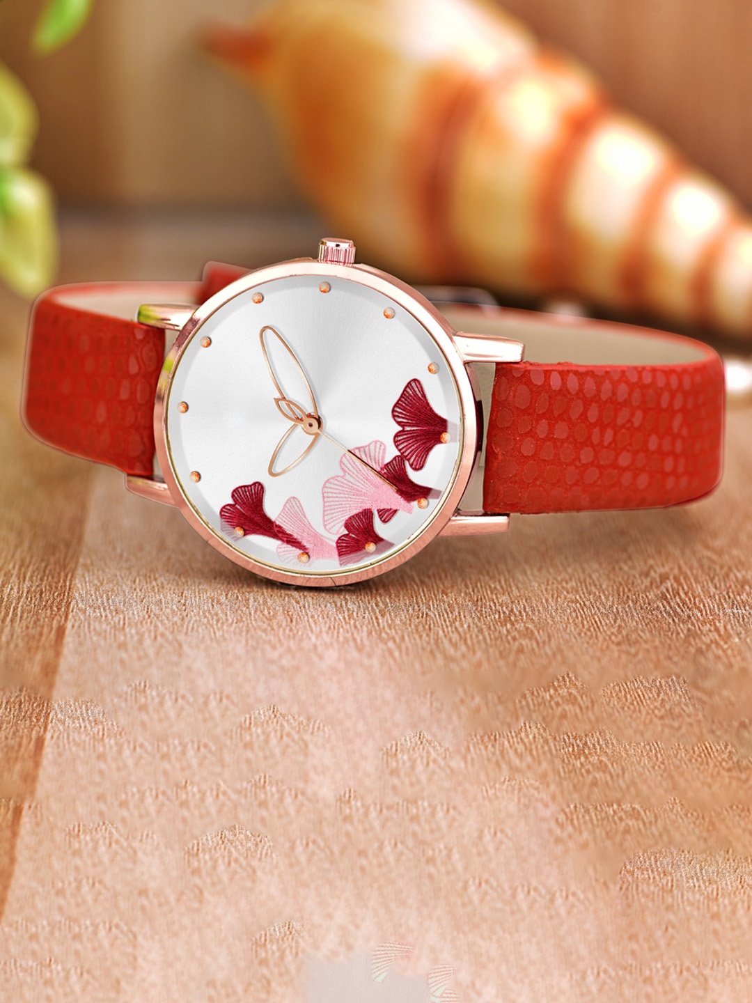 

Wuxi Women Leather Bracelet Style Straps Analogue Watch M-871, Red