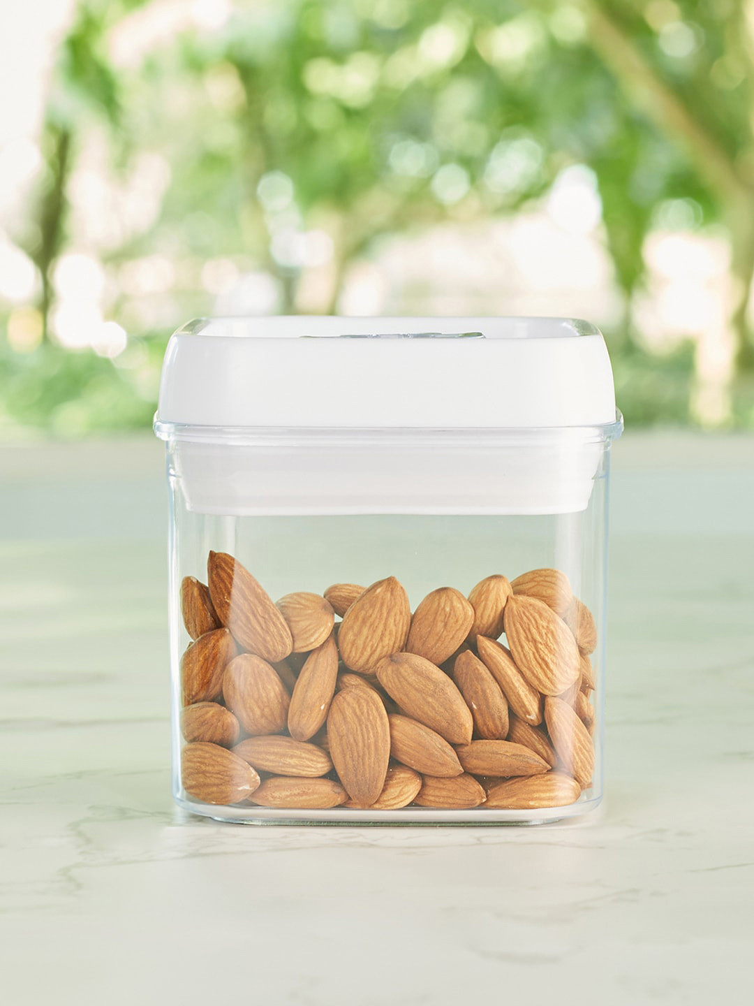 

HomeTown Robusto Transparent & White Air-Tight BPA Free Easy Lock Square Container 500 ml