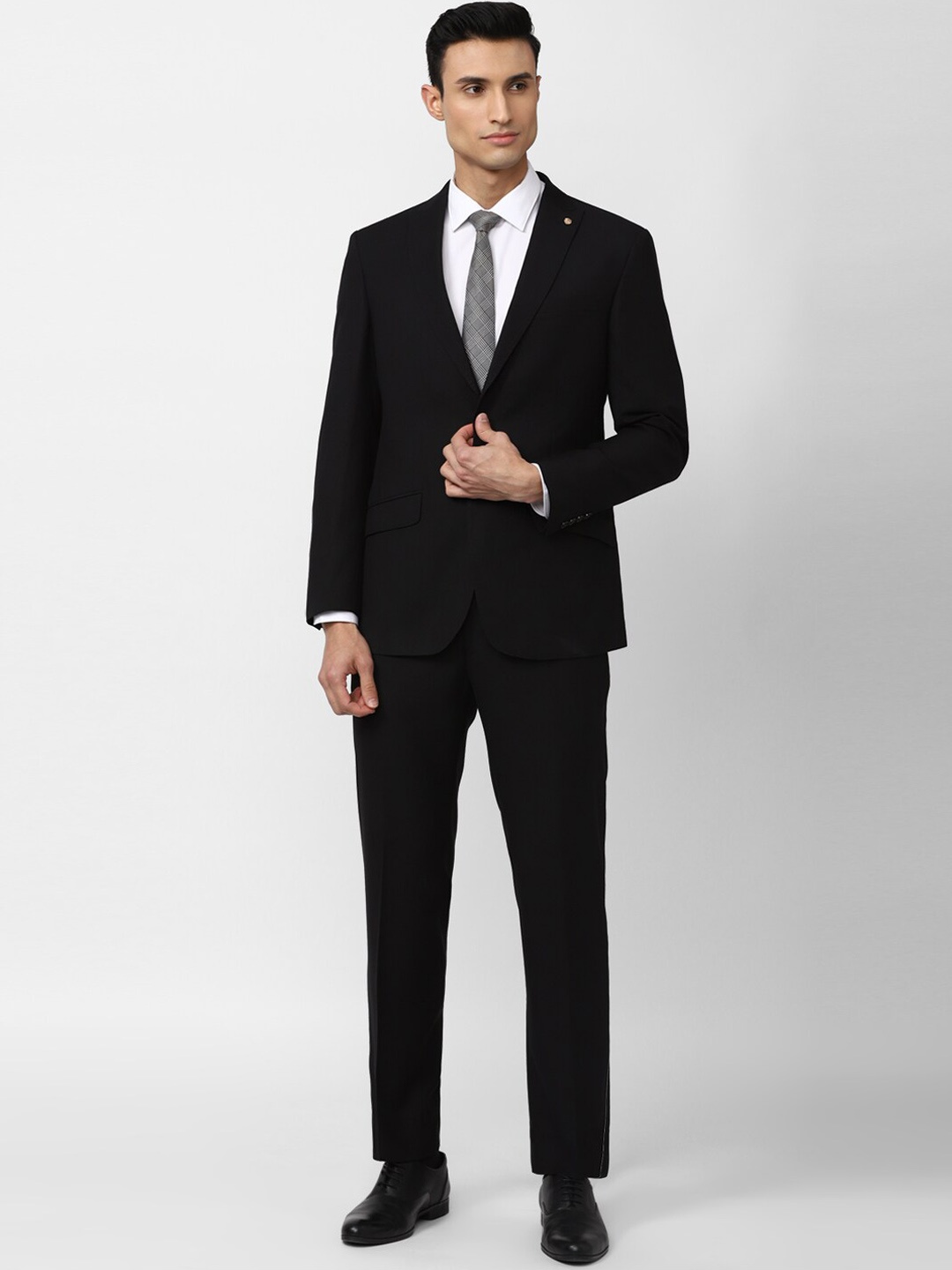 

Peter England Elite Men Single Breasted Formal Suit, Black