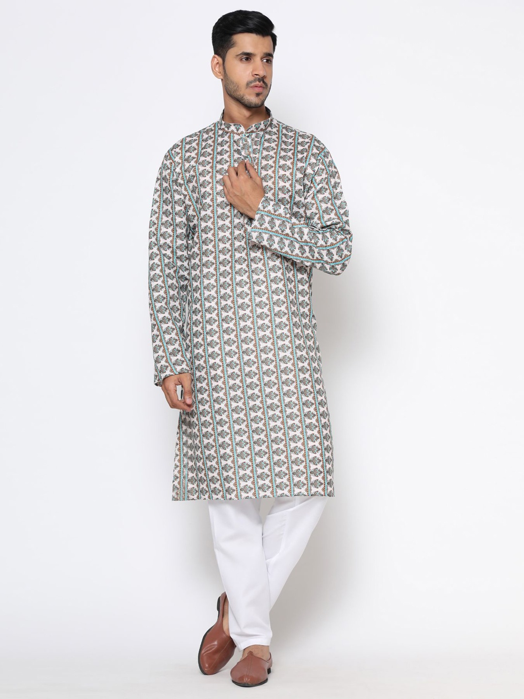 

PREMROOP- THE STYLE YOU LOVE Floral Printed Kurta, White
