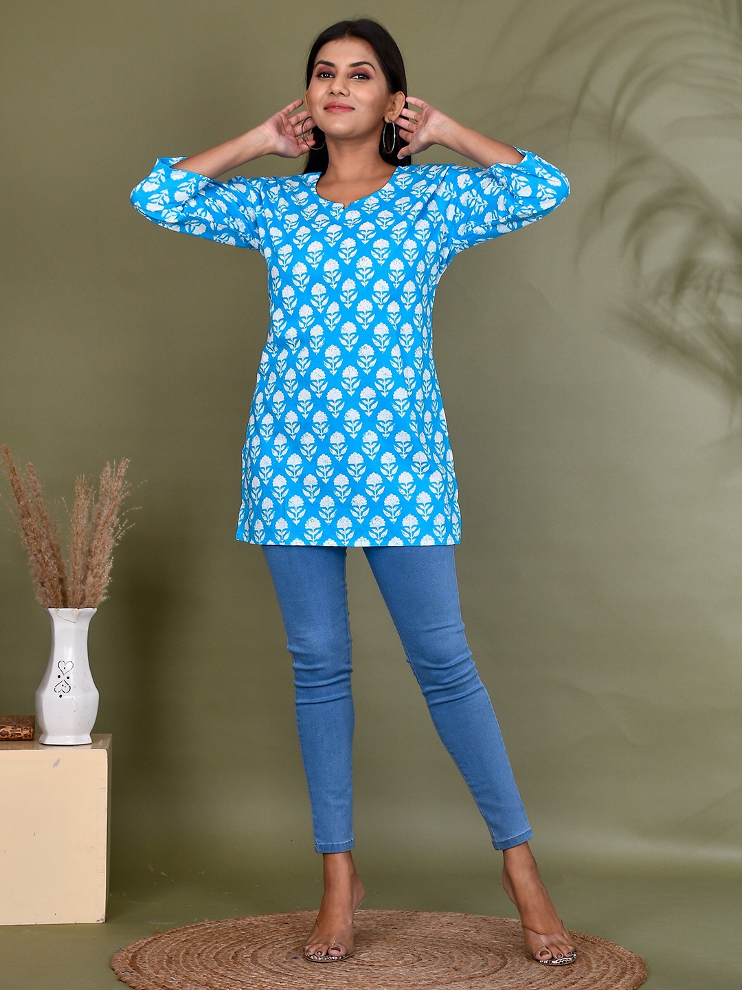 

Kesarya Ethnic Motifs Printed Pure Cotton Handloom Kurti, Blue