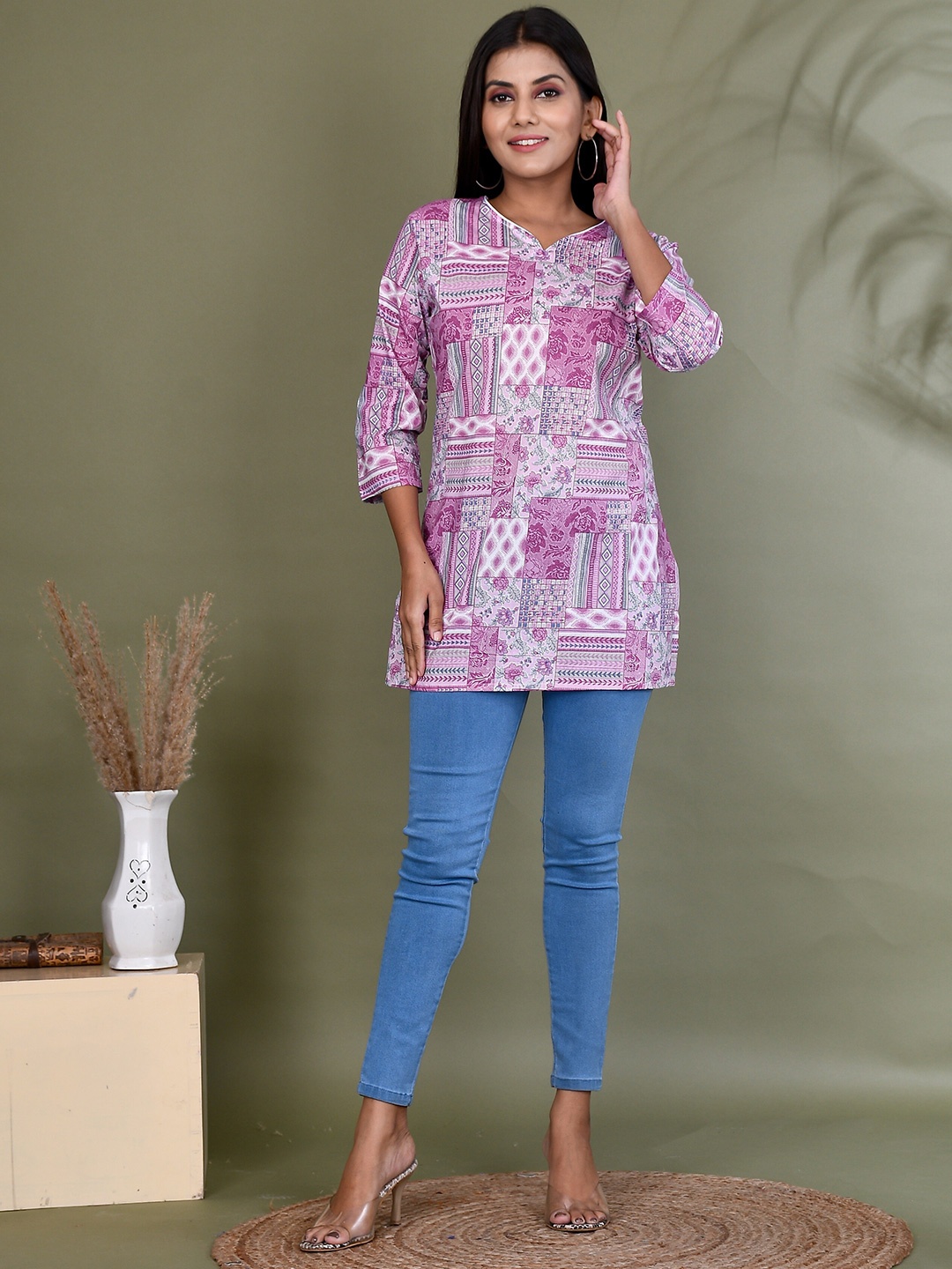 

Kesarya Printed V-Neck Pure Cotton Handloom Kurti, Pink