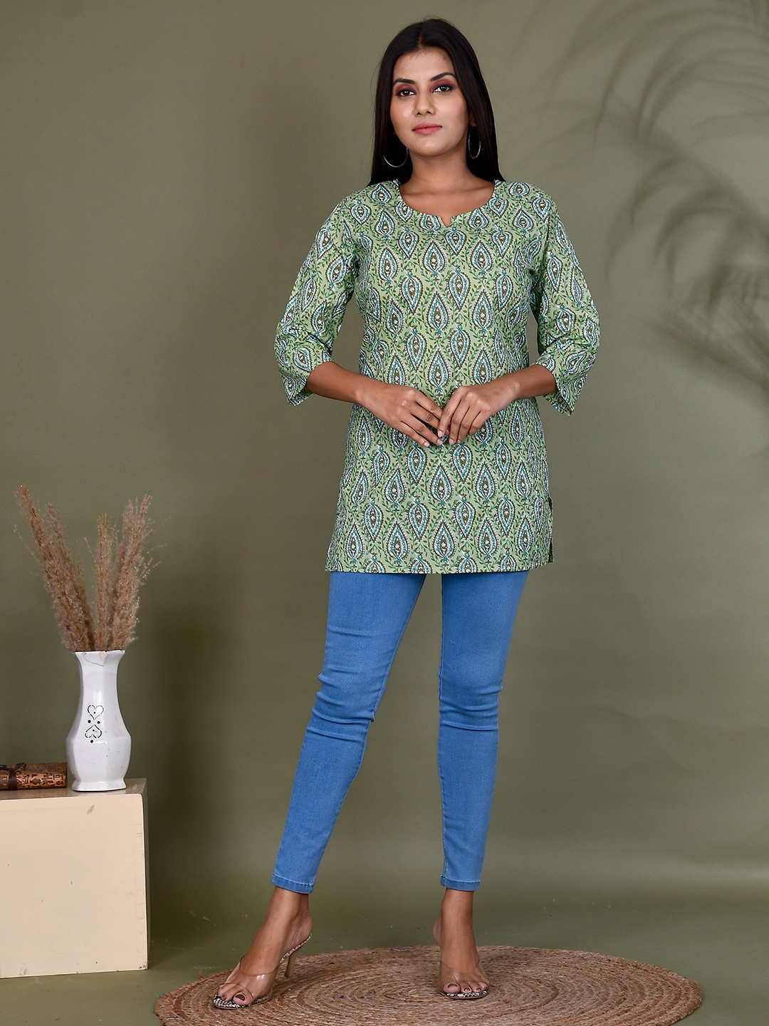 

Kesarya Ethnic Motifs Printed Pure Cotton Handloom Kurti, Green