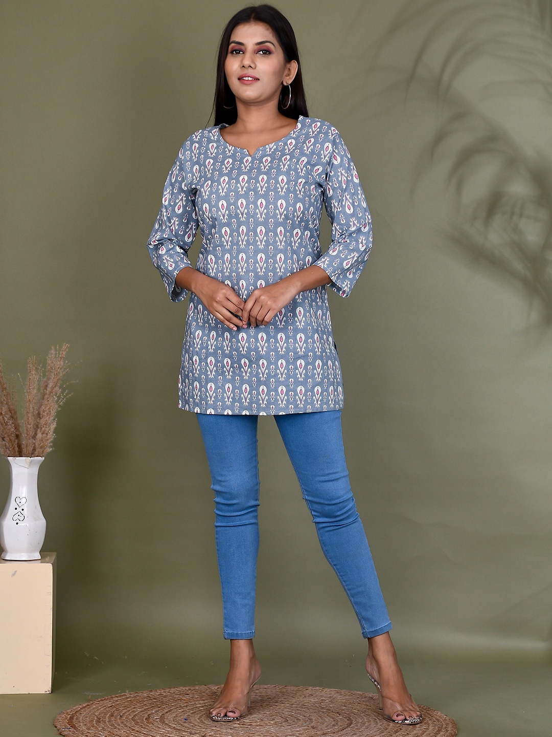 

Kesarya Ethnic Motifs Printed Pure Cotton Handloom Kurti, Lavender