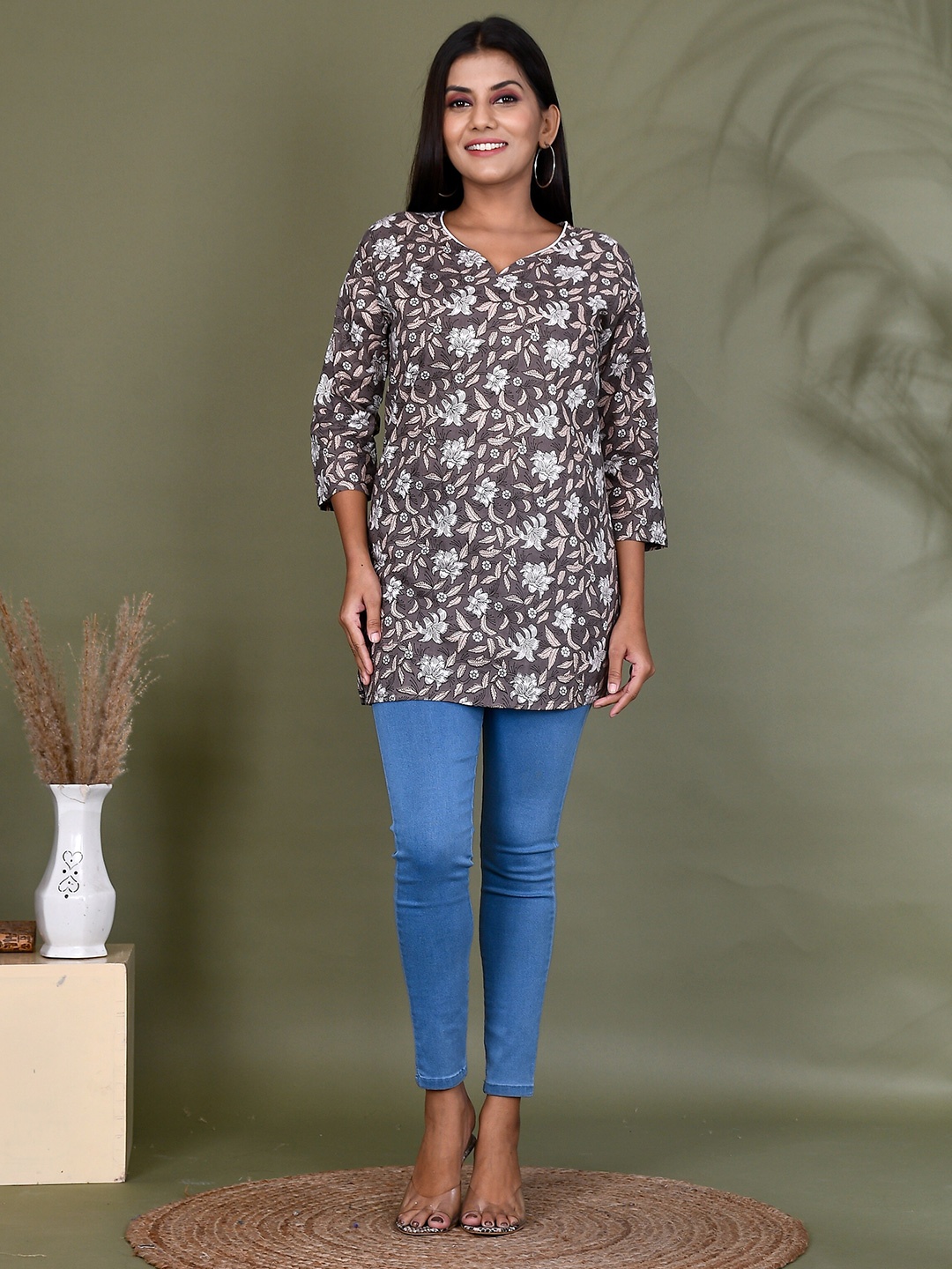 

Kesarya Floral Printed Pure Cotton Handloom Kurti, Taupe