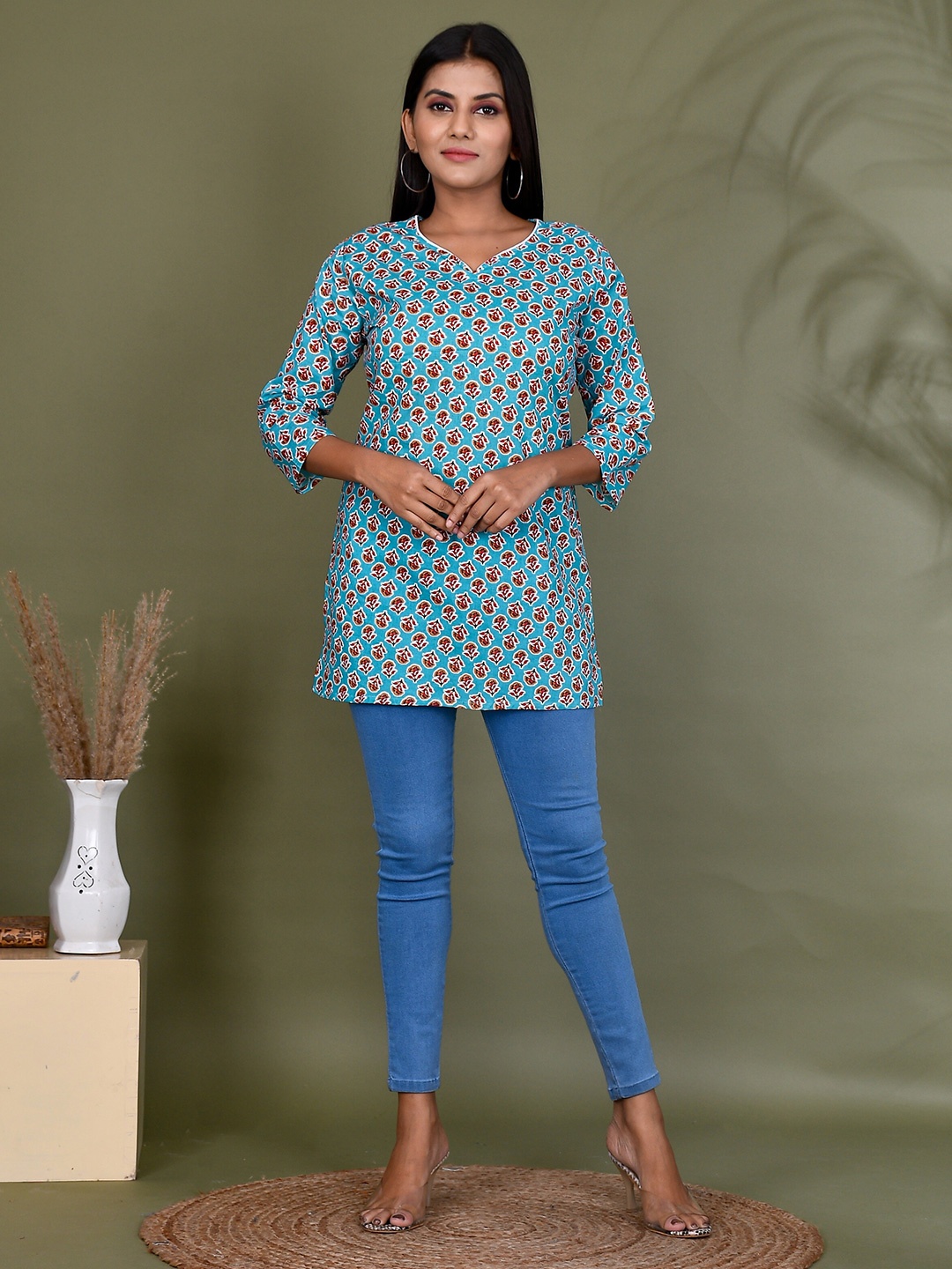 

Kesarya Ethnic Motifs Printed V-Neck Pure Cotton Handloom Kurti, Turquoise blue