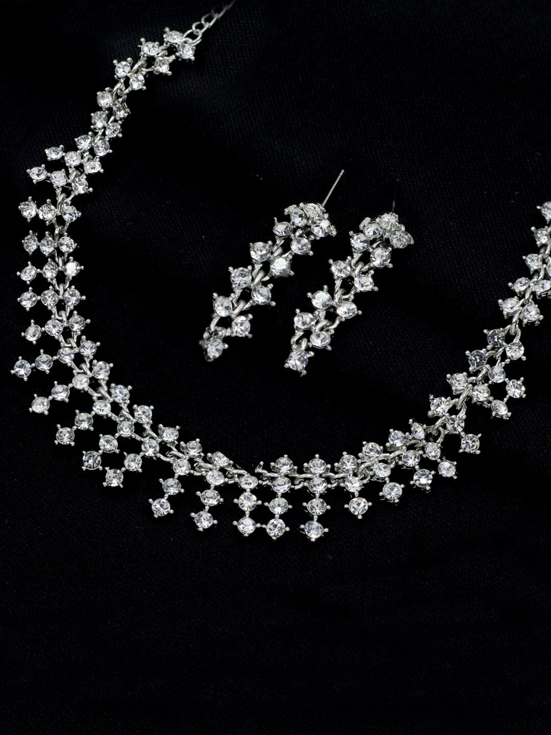 

SAIYONI Silver-Plated Stones-Studded Jewellery Set