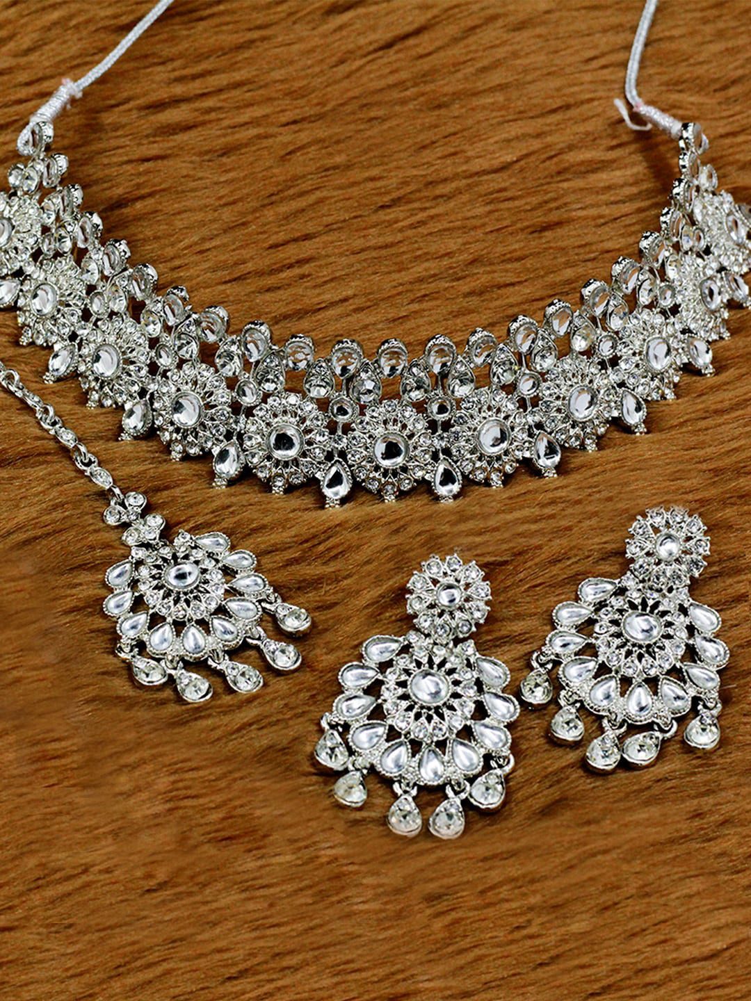 

SAIYONI Silver-Plated Stone-Studded Jewellery Set With Maangtikka