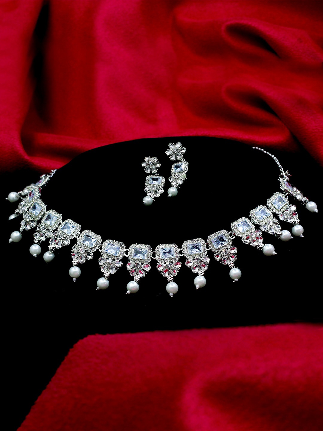 

SAIYONI Silver-Plated Stone-Studded & Pearl Beaded Jewellery Set, Blue