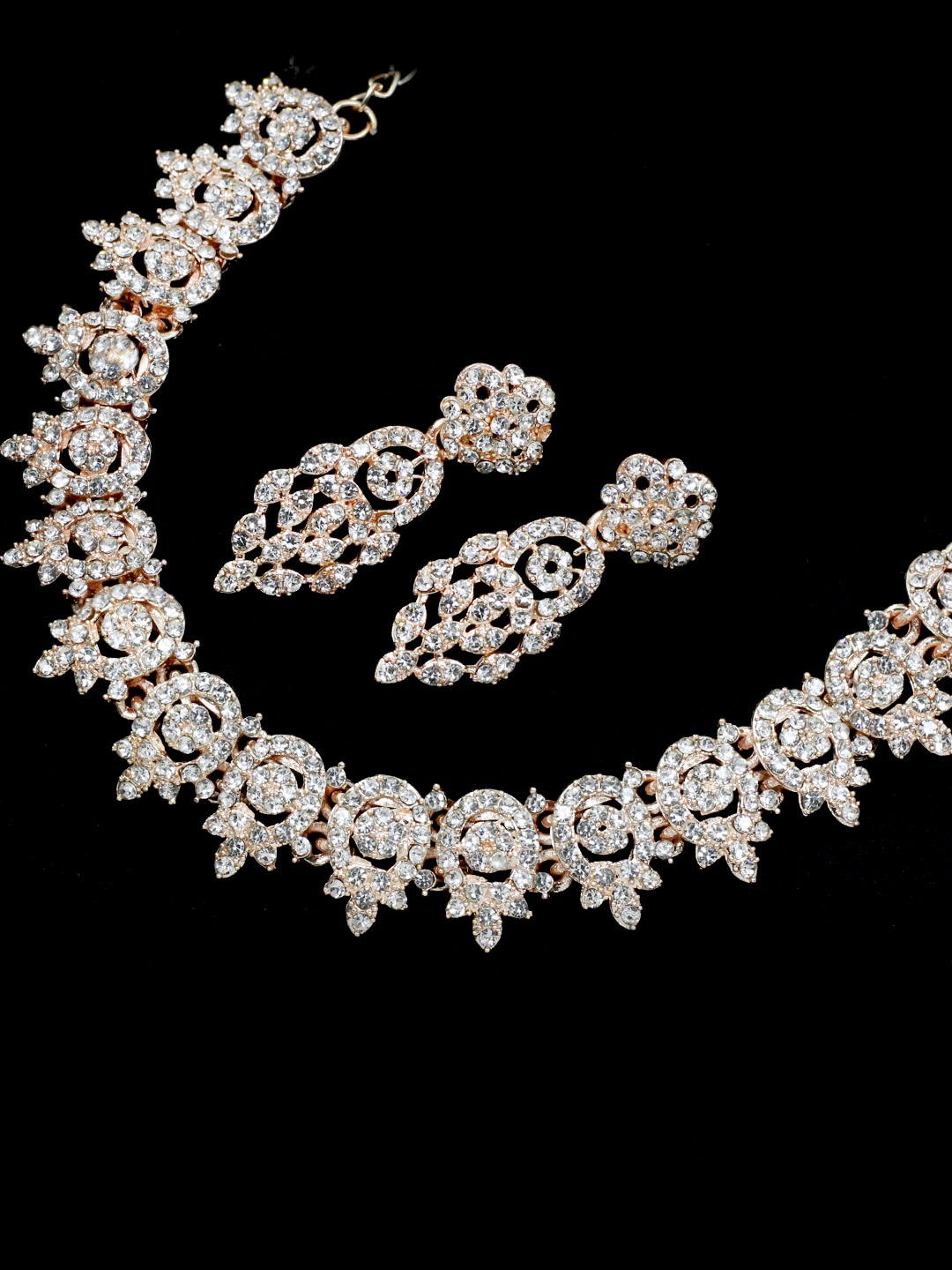 

SAIYONI Women Rose Gold-Plated Stone-Studded Jewellery Set