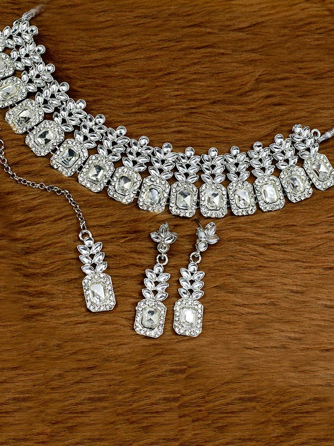 

SAIYONI Silver-Plated Stone-Studded Jewellery Set