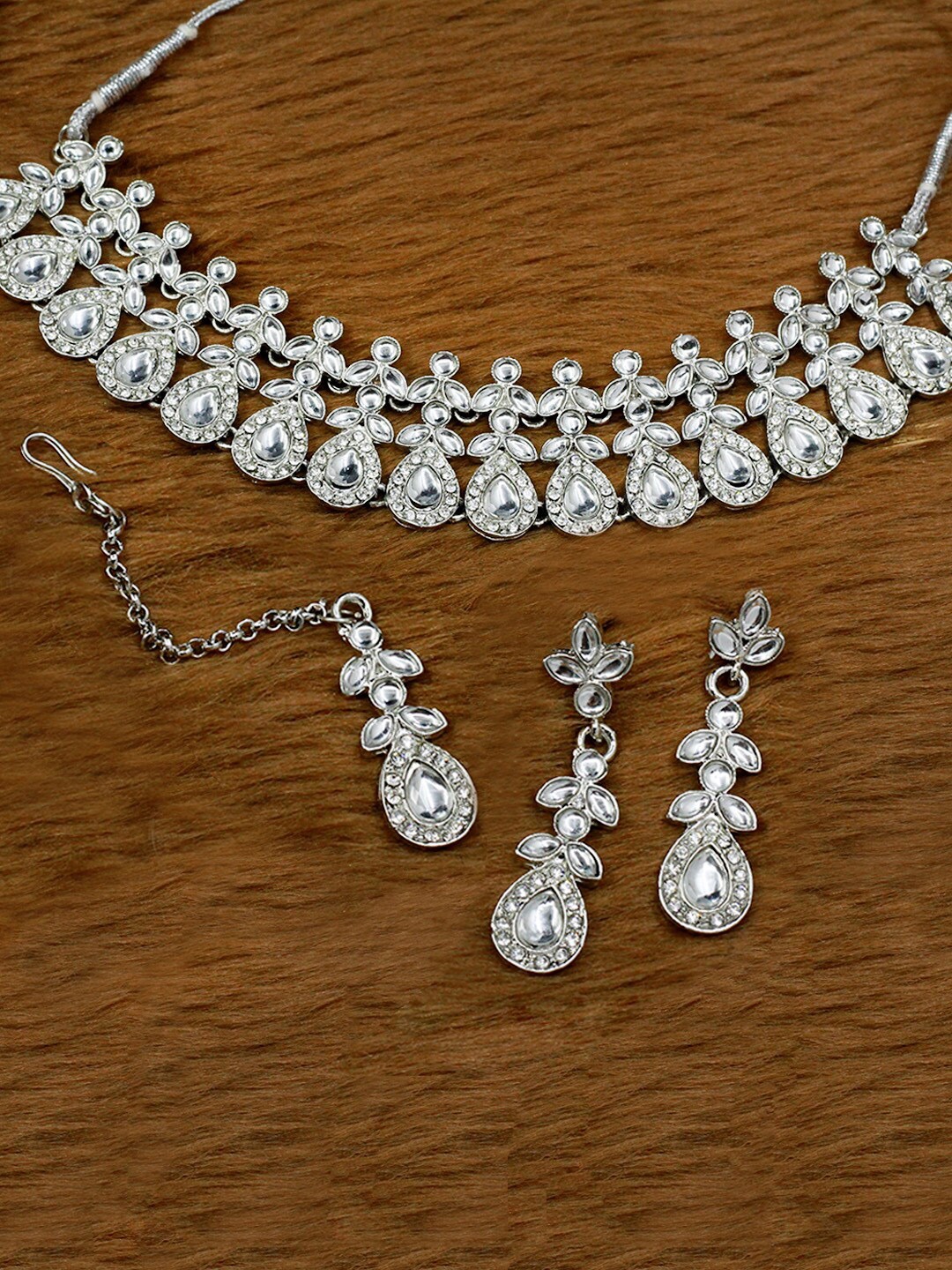 

SAIYONI Silver-Plated Stone-Studded Jewellery Set