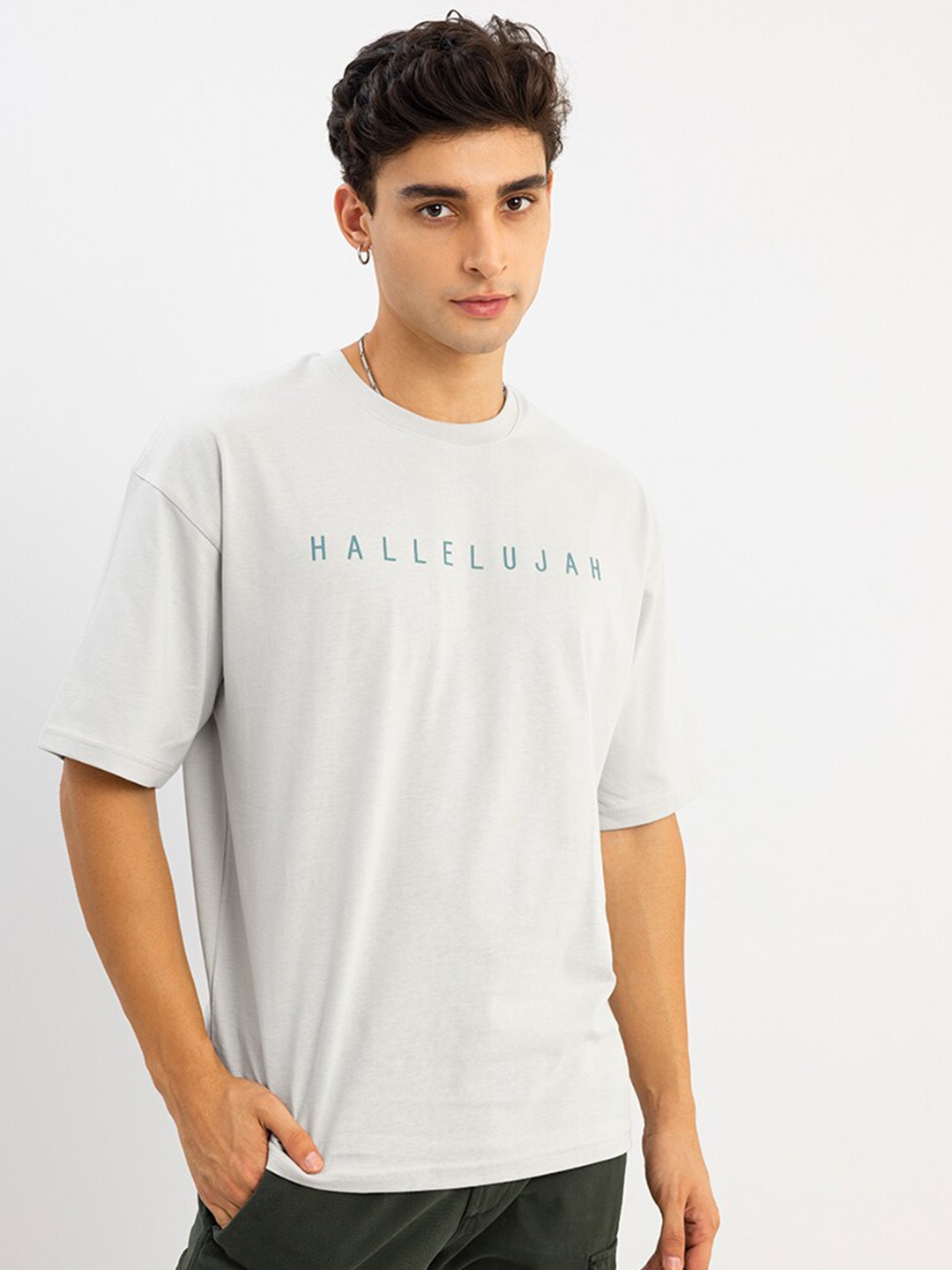 

Snitch Men Drop-Shoulder Sleeves Boxy Cotton T-shirt, White