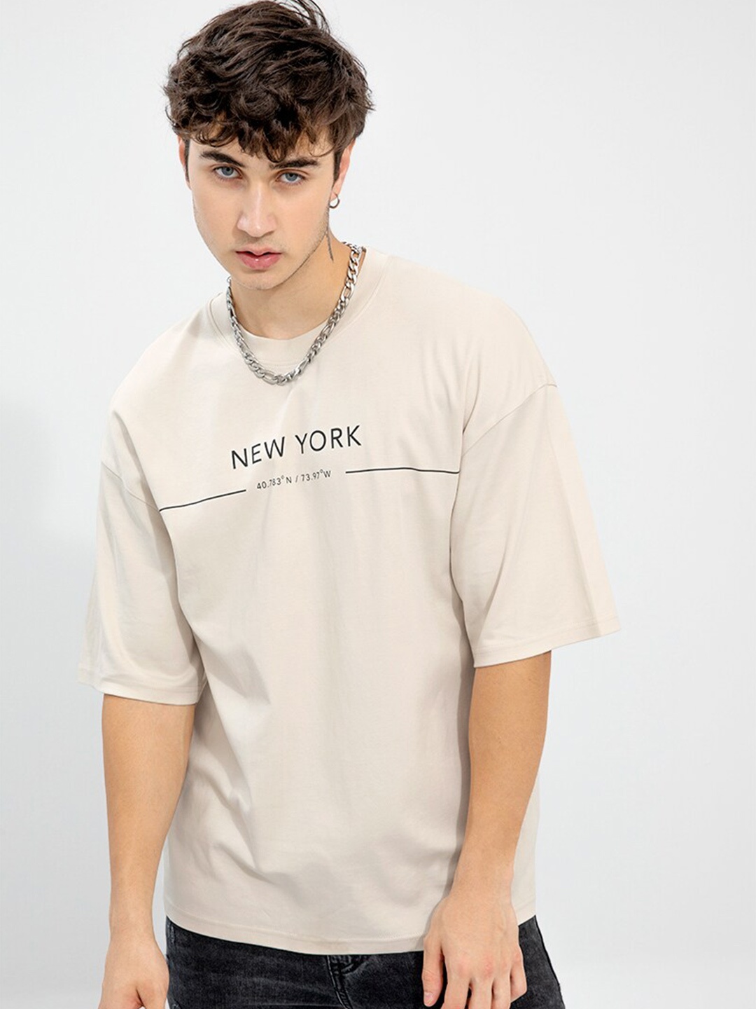 

Snitch Men Printed Drop-Shoulder Sleeves Boxy Cotton T-shirt, Cream