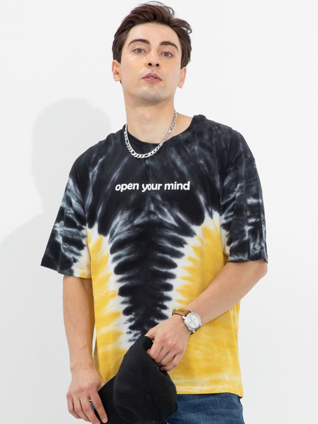

Snitch Men Dyed Boxy Drop-Shoulder Sleeves Cotton T-shirt, Black