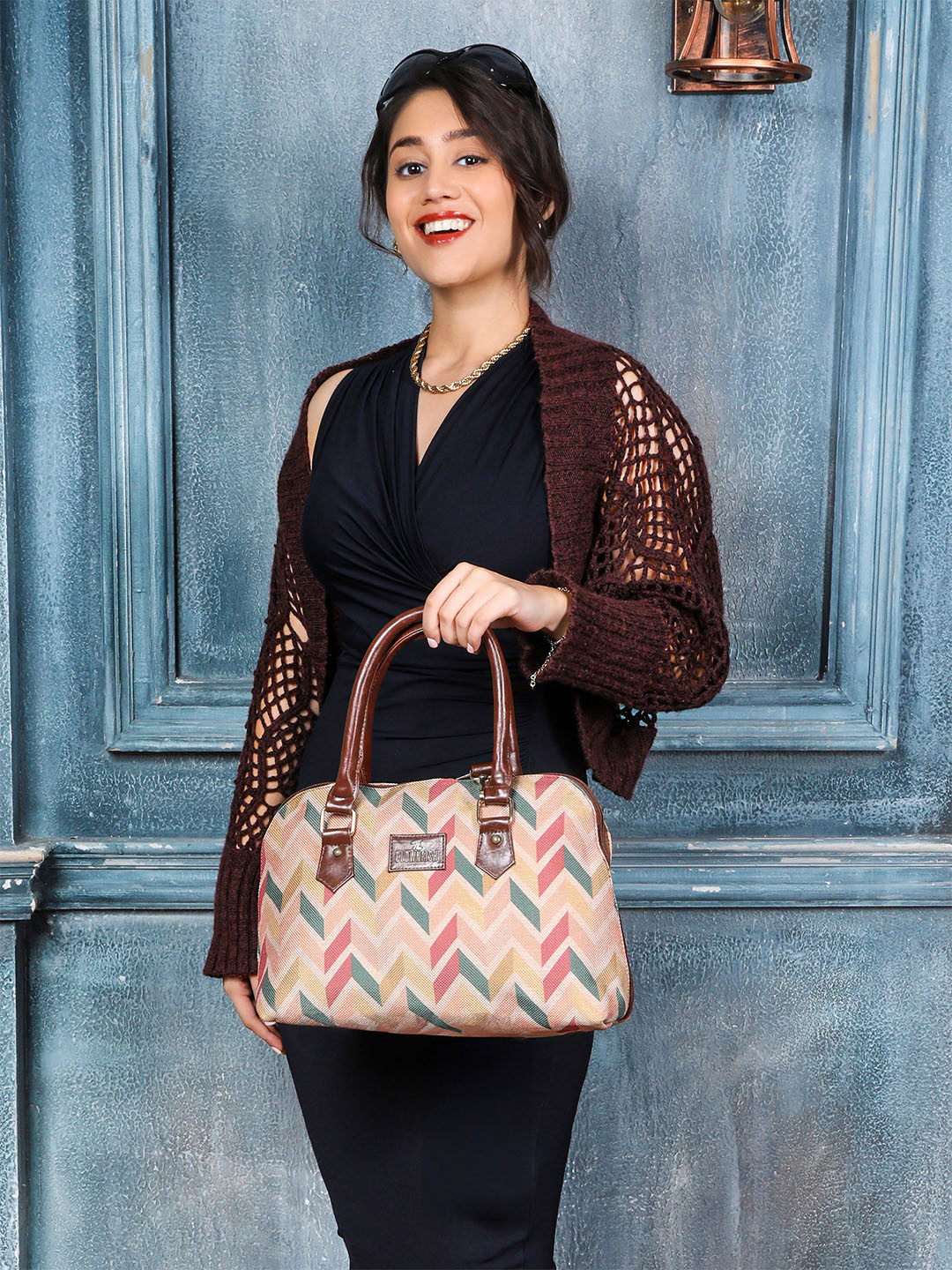 

THE CLOWNFISH Montana Printed Bowling Jute Sling Bag, Cream