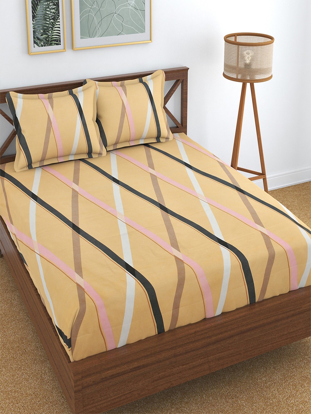 

Hammer Home Beige & White Geometric 200 TC King Bedsheet with 2 Pillow Covers