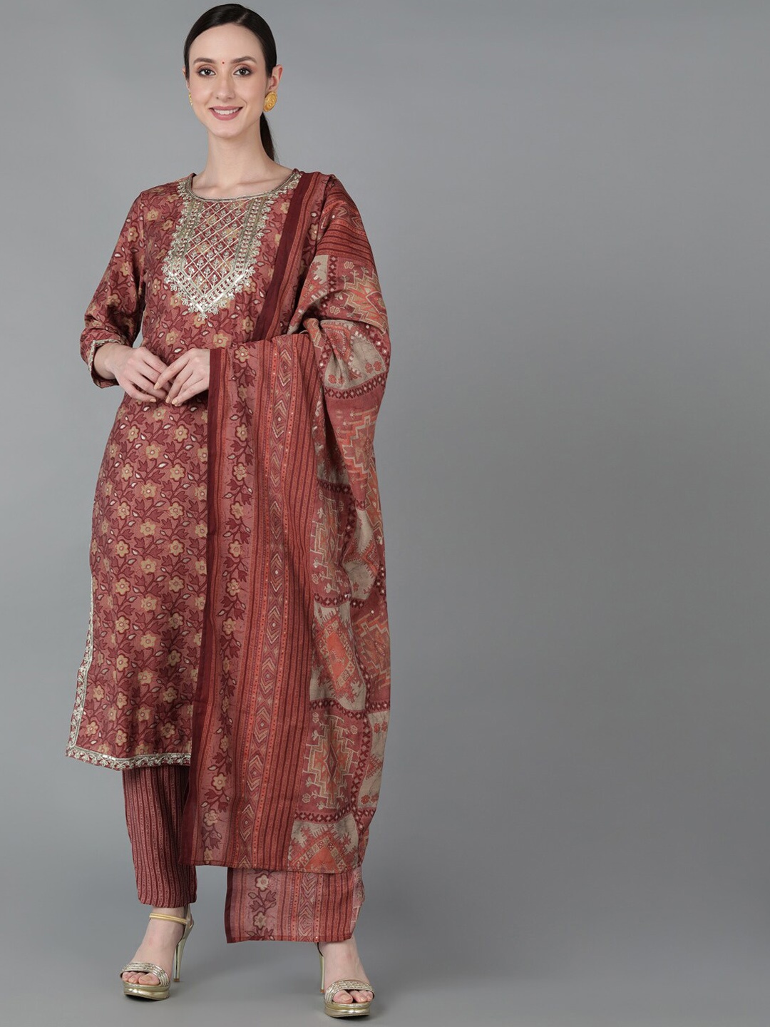 

AHIKA Women Floral Printed Kurta with Trousers & Dupatta, Maroon