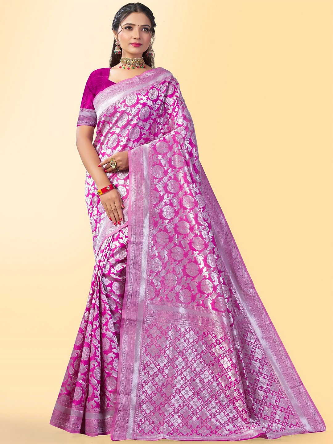 

Naishu Trendz Ethnic Motifs Zari Pure Silk Kanjeevaram Saree, Magenta