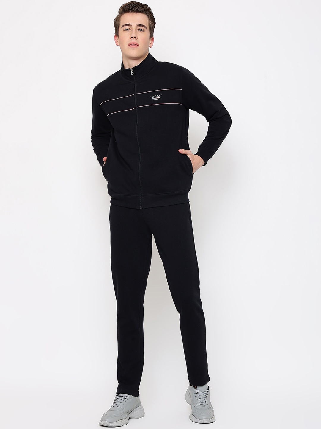 

Cantabil Men Woolen Tracksuit, Navy blue